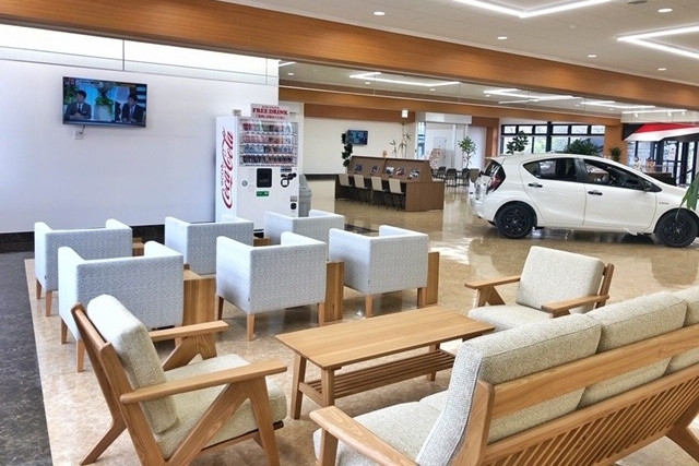 日進竹の山店内6