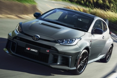 RZ“High performance” + Aero performance package［GR-DAT（8AT・4WD）］